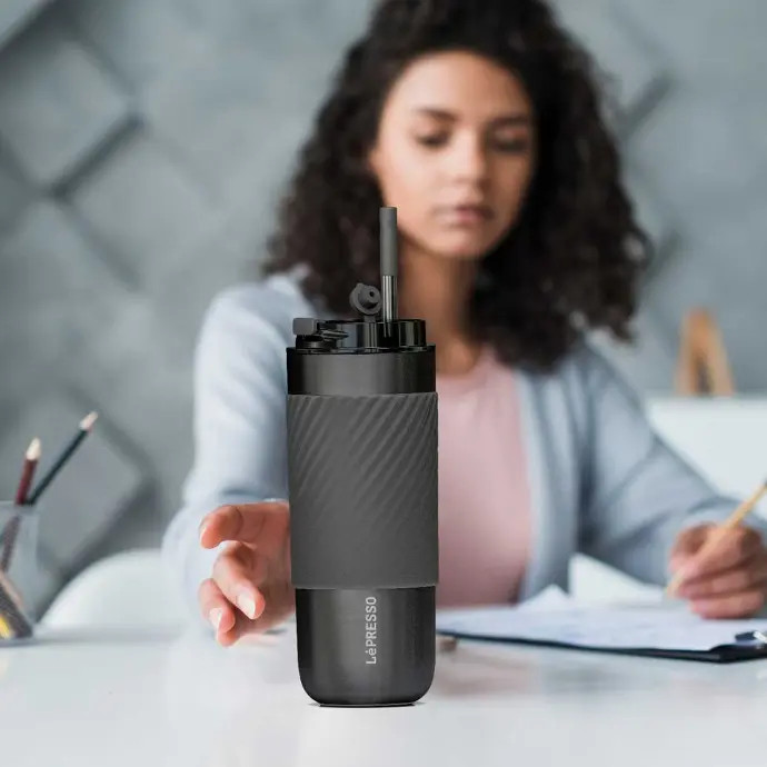 مشخصات ماگ حرارتی لپرسو مدل Lepresso LPCM520 coffee mug sleeve and straw 520ML